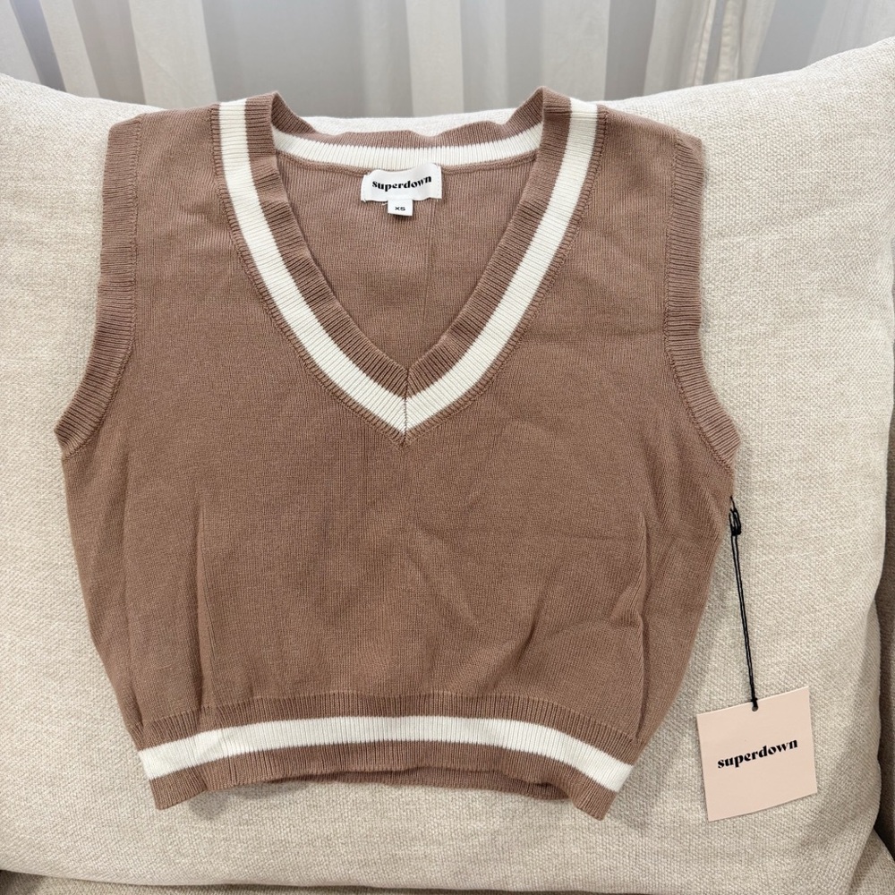 NWT Superdown Bonnie Varsity Skirt Set in Toast - Picture 8 of 10